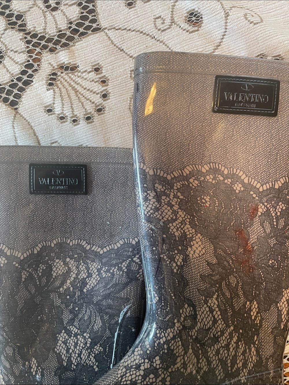 Valentino Garavani Lace-Printed Rubber Rain Boots Size 40 - Picture 2 of 14